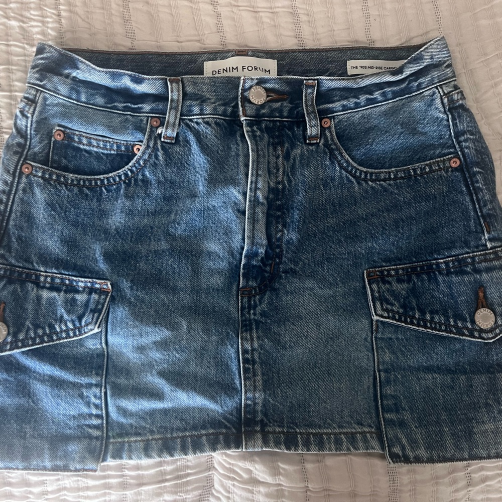 Aritzia Denim Forum Mid-Rise Cargo Mini Skirt